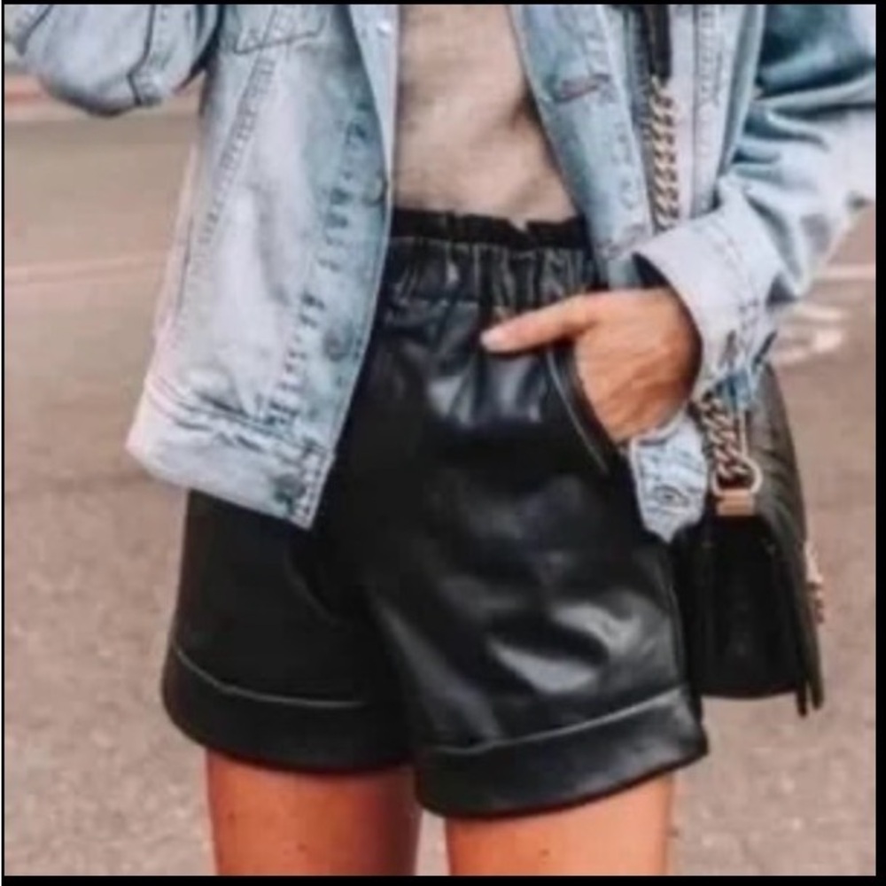 Abercrombie & Fitch Black High Waist Women's Shorts